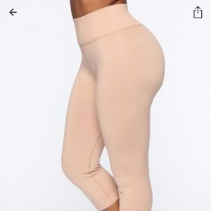 FREE W/ PURCHASE FN Active Crop Legging